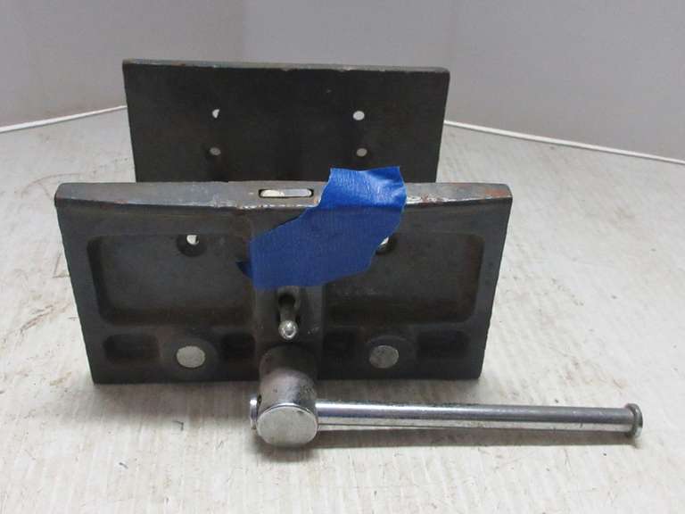 6 1/2" Wood Vise