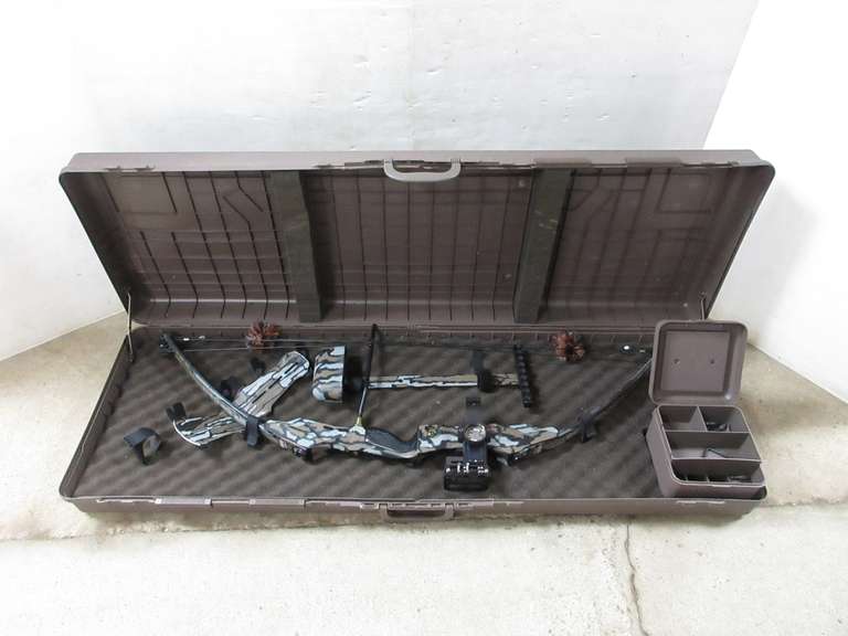 PSE Graphite Game Sport Compound Bow with Sight in Hard Case, String is Over Three Years Old