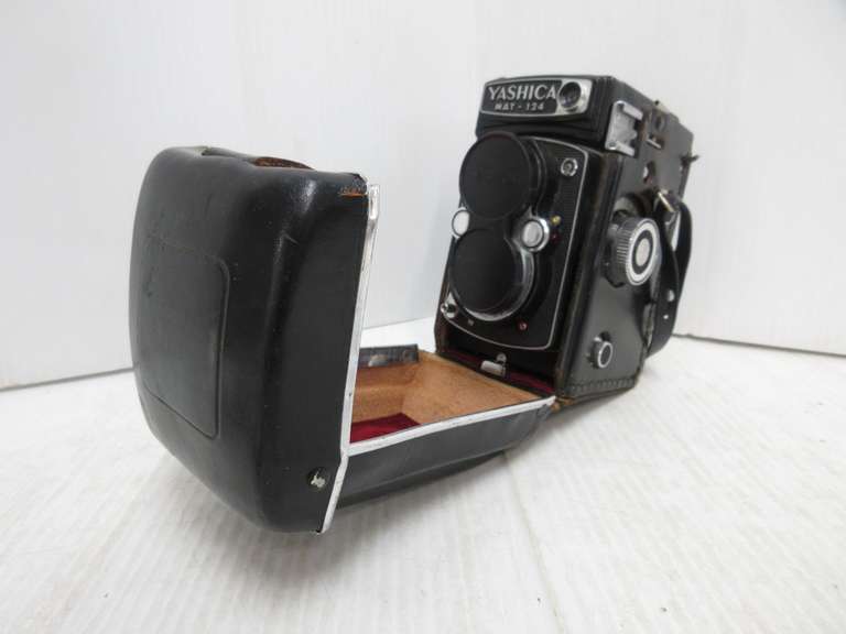 Yashica Mat 124 Film Camera 80mm