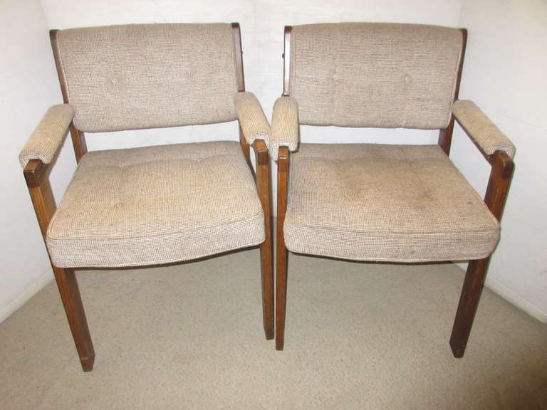 (2) La-Z-Boy Chairs