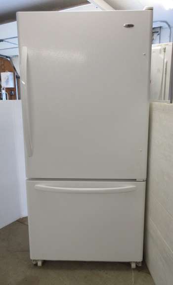 Amana Refrigerator with Bottom Freezer