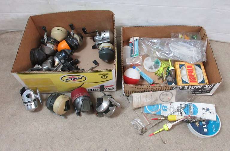 (8) Fishing Reels: Zebco, Daiwa, Seiko, and More for Parts; Box of Fishing Accessories