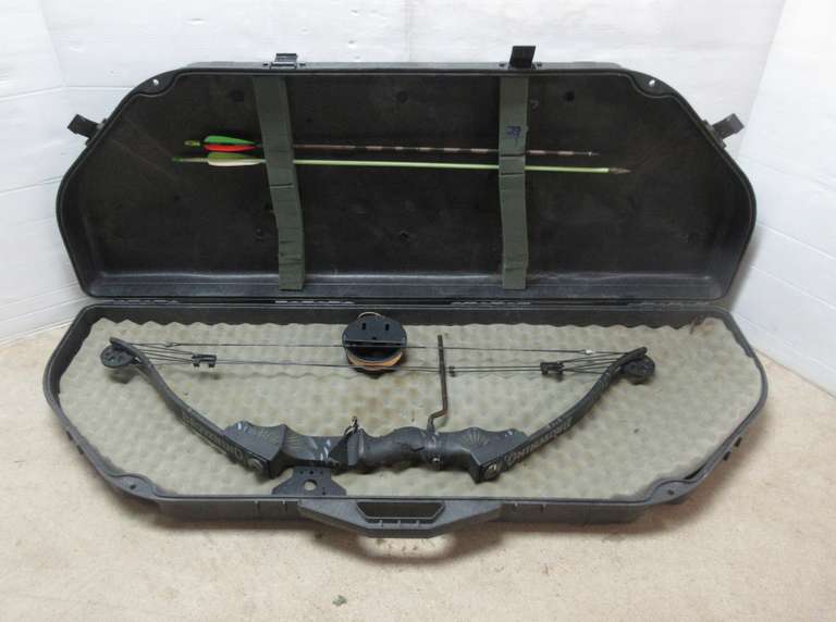 Browning Bowfishing Bow, Reel, and (2) Arrows All in Case