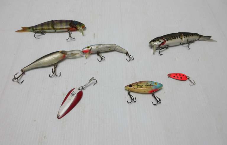 (7) Fishing Lures: Rapala, Daredevil, and More