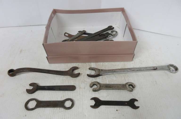 (19) Special Purpose Wrenches, Various Sizes