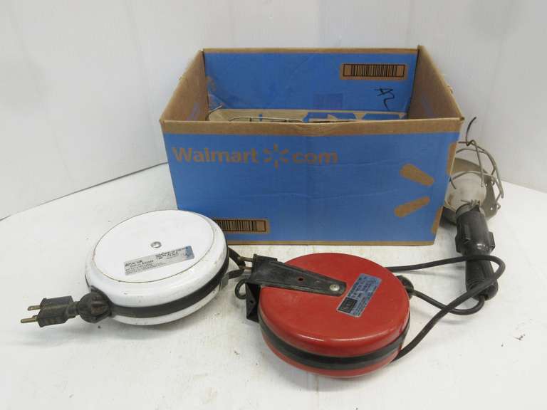 (3) Older Sears Craftsman Retractable Cord Reel with Outlets, and (2) Lights