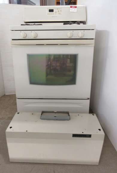 Whirlpool Gas Range and Hood