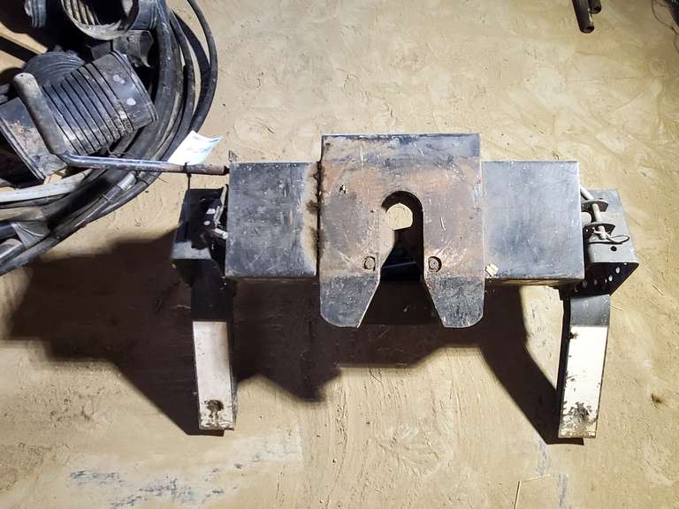 Reese Fifth Wheel Hitch