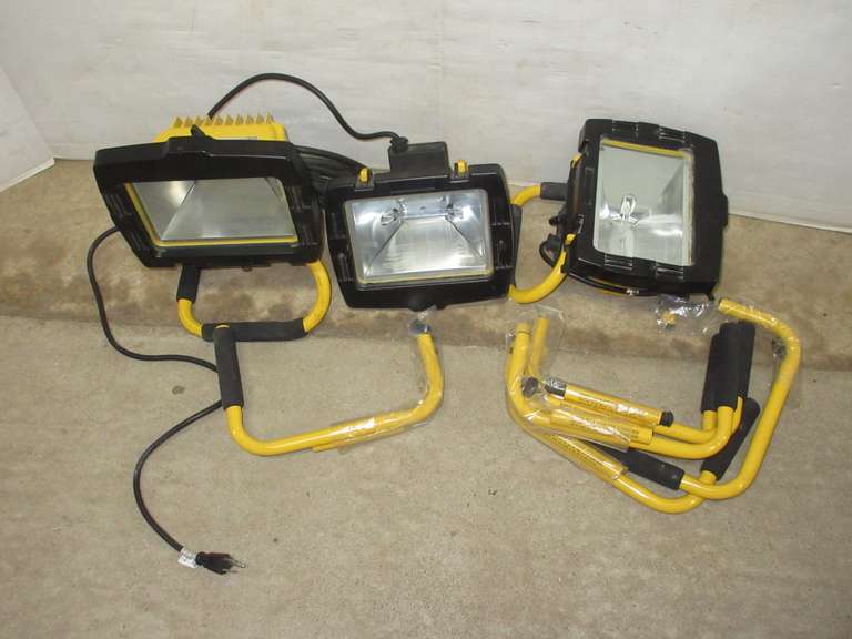 (3) Halogen Commercial Work Lights