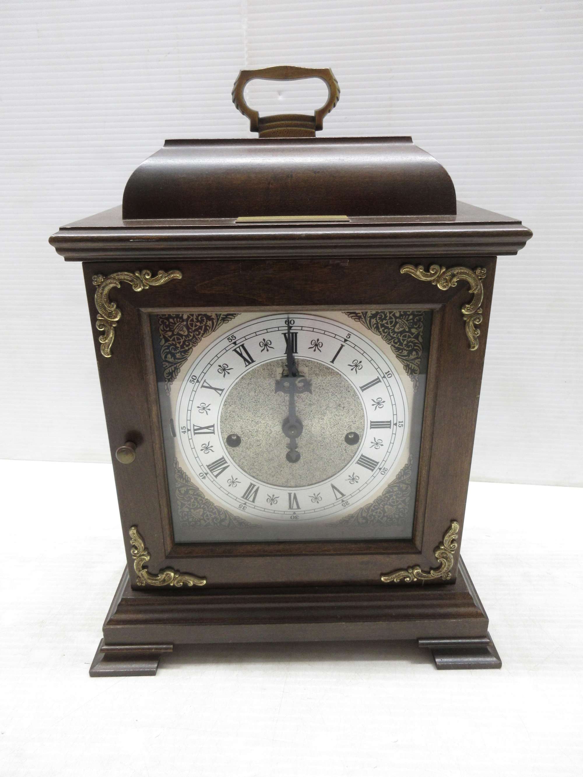 Albrecht Auctions Hamilton TwoJewel Clock with Key, Made in Germany
