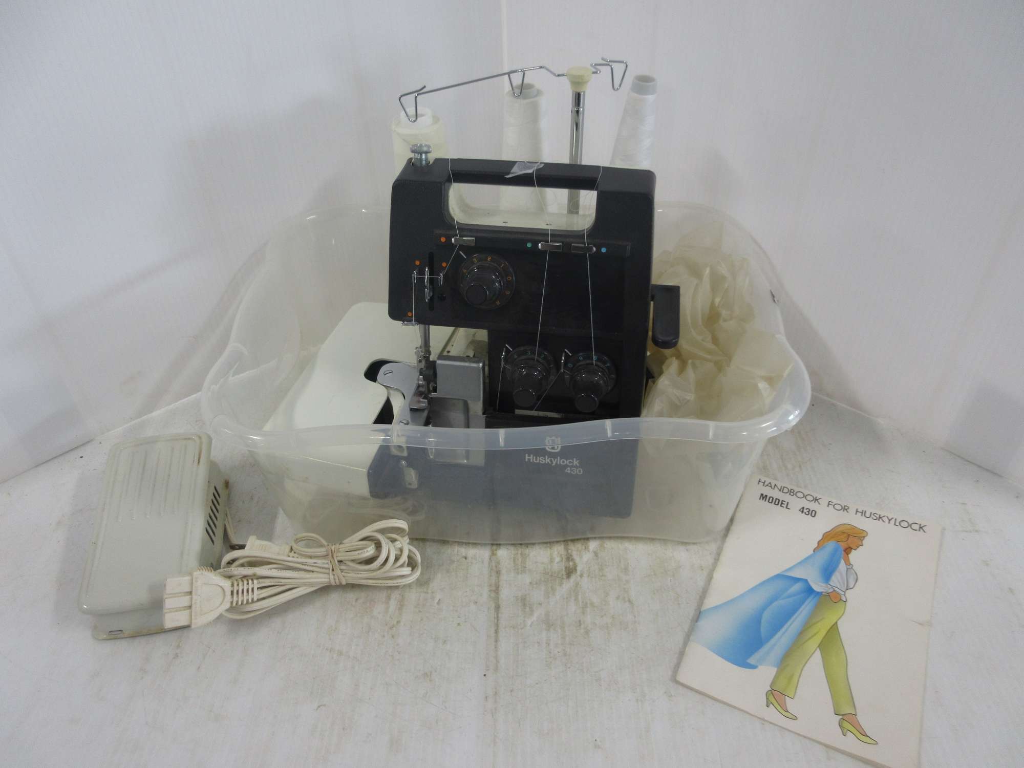 Albrecht Auctions Husqvarna Huskylock 430 Serger Sewing Machine with