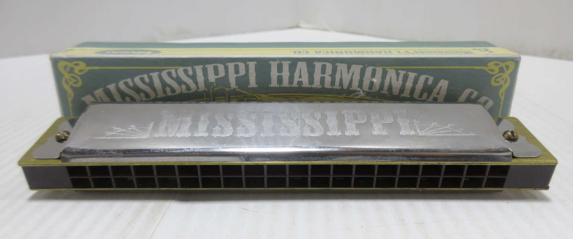 Albrecht Auctions Regal Mississippi Harmonica Co with Instructions