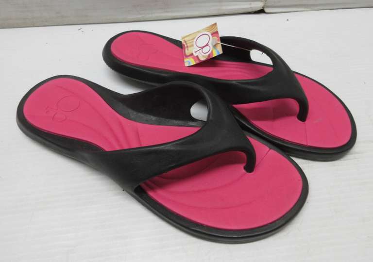 Women’s pink and black OP brand flip flops, made in Brazil, size 7-8, never worn